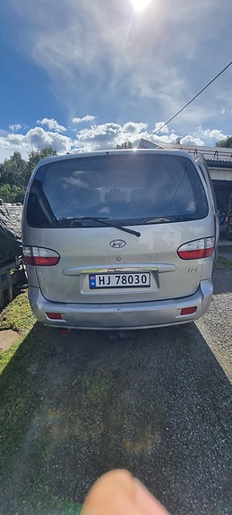 Hyundai H-1 8 of 30