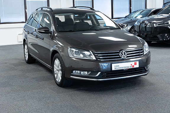 Volkswagen Passat 4 of 15