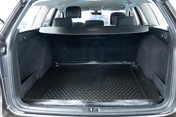 Volkswagen Passat 8 of 15