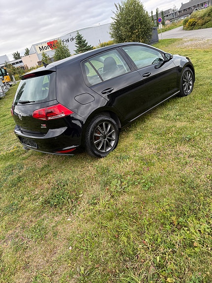 Volkswagen Golf VII 9 of 28