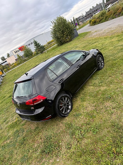 Volkswagen Golf VII 10 of 28
