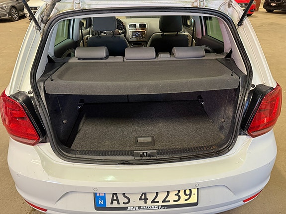 Volkswagen Polo 14 of 30