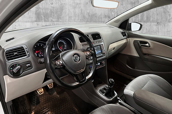 Volkswagen Polo 10 of 30