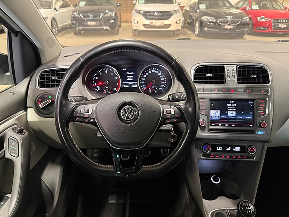 Volkswagen Polo 30 of 30