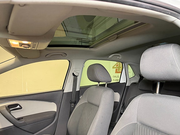 Volkswagen Polo 27 of 30