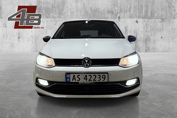 Volkswagen Polo 2 of 30