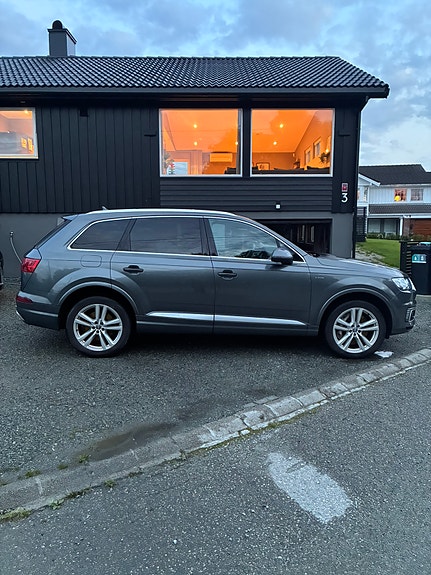 Audi Q7 3 of 30