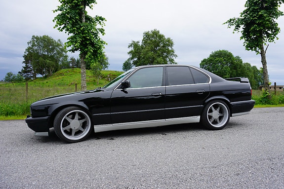 BMW M5 11 of 30