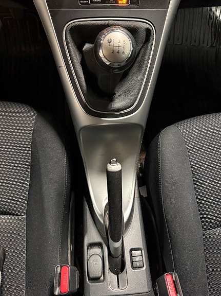Toyota Auris 14 of 26