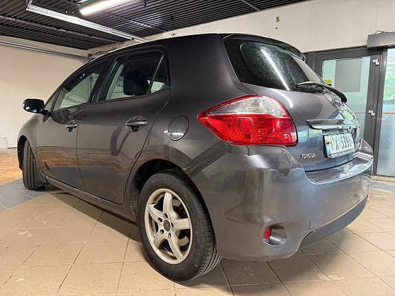 Toyota Auris 9 of 26