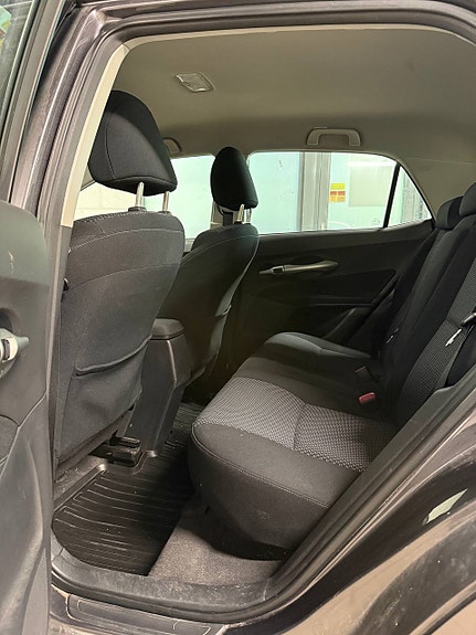 Toyota Auris 7 of 26