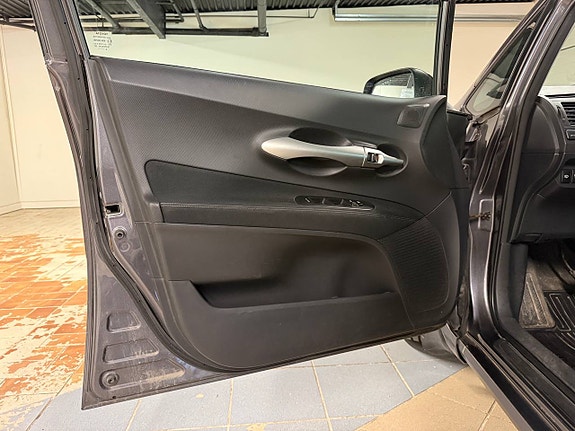 Toyota Auris 10 of 26