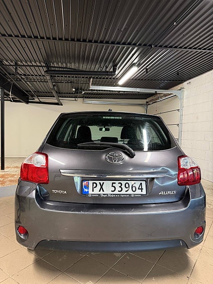 Toyota Auris 3 of 26