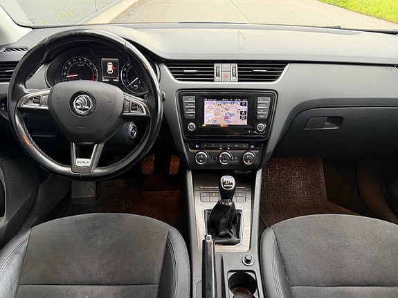 Skoda Octavia Scout 21 of 30
