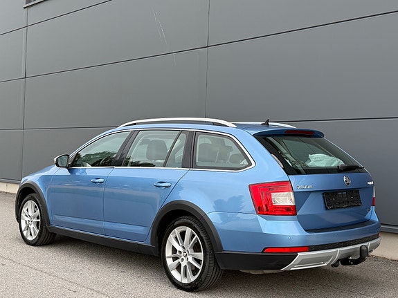 Skoda Octavia Scout 8 of 30