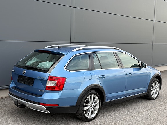 Skoda Octavia Scout 12 of 30