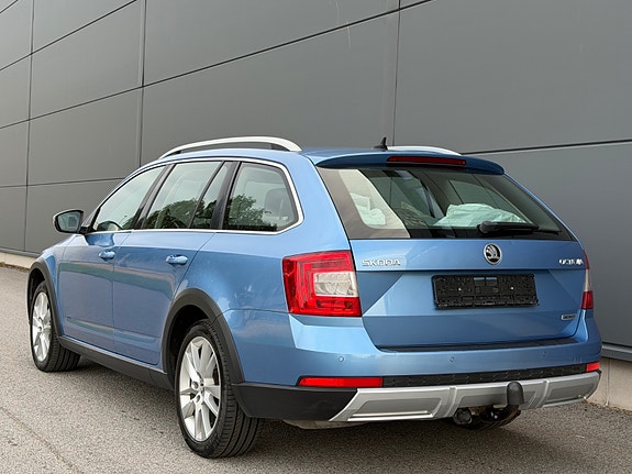 Skoda Octavia Scout 7 of 30