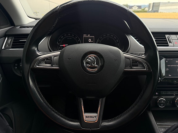 Skoda Octavia Scout 23 of 30