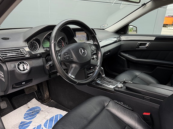 Mercedes-Benz 12 of 29