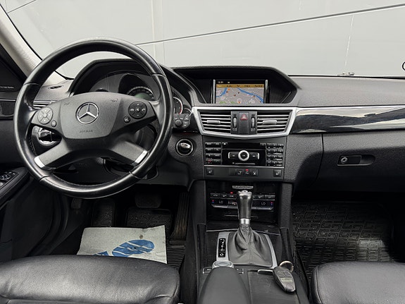 Mercedes-Benz 18 of 29