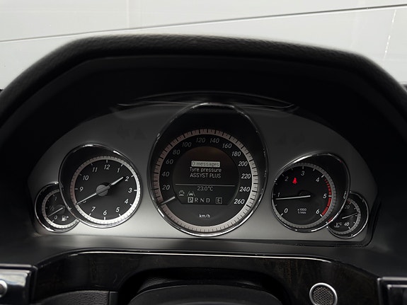 Mercedes-Benz 28 of 29