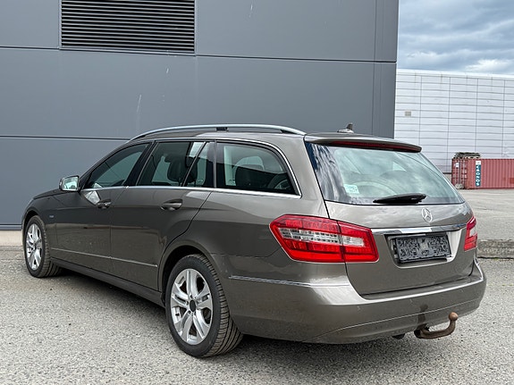 Mercedes-Benz 6 of 29