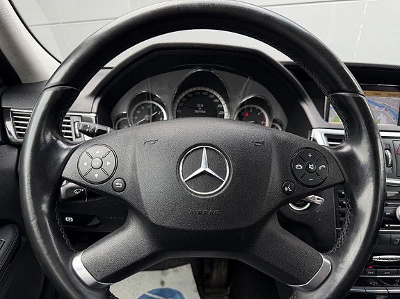 Mercedes-Benz 19 of 29