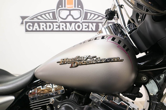 Harley-Davidson Street Glide 3 of 16