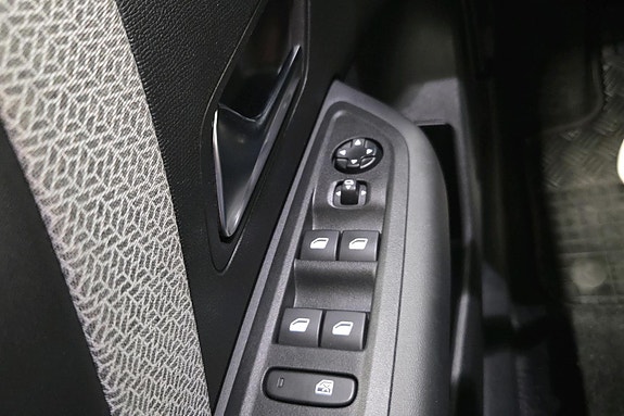 Citroen E-C4 X 17 of 25