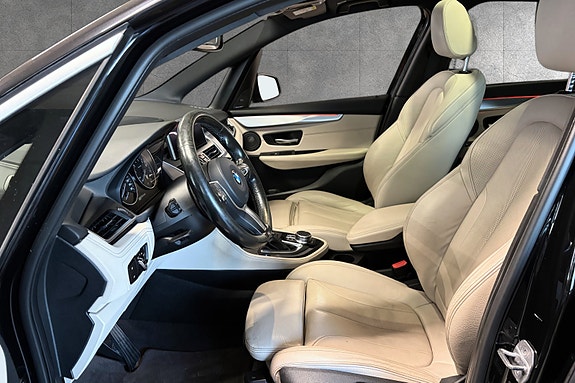 BMW 225xe 10 of 30