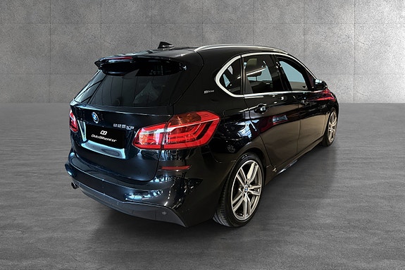 BMW 225xe 7 of 30