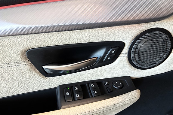 BMW 225xe 27 of 30