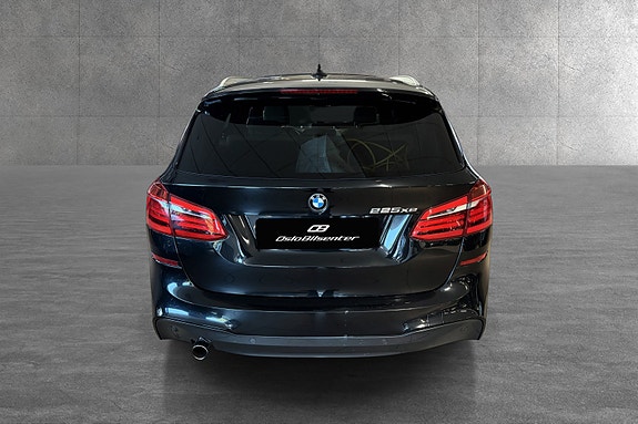 BMW 225xe 6 of 30