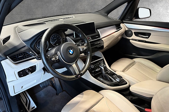 BMW 225xe 2 of 30