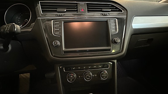 Volkswagen Tiguan 11 of 27