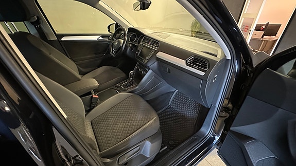 Volkswagen Tiguan 17 of 27