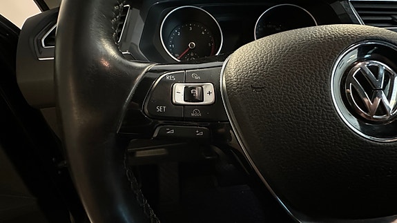 Volkswagen Tiguan 12 of 27