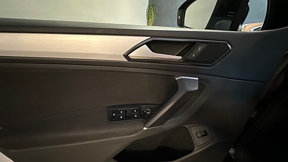 Volkswagen Tiguan 15 of 27
