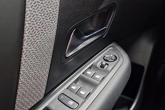Citroen E-C4 X 25 of 27