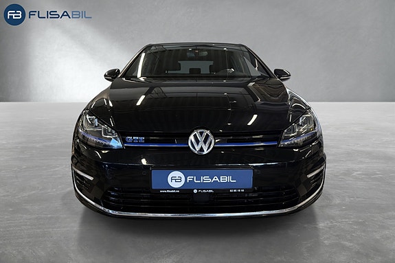 Volkswagen Golf VII 13 of 30