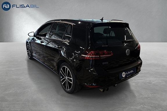 Volkswagen Golf VII 5 of 30
