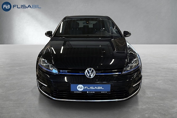 Volkswagen Golf VII 12 of 30