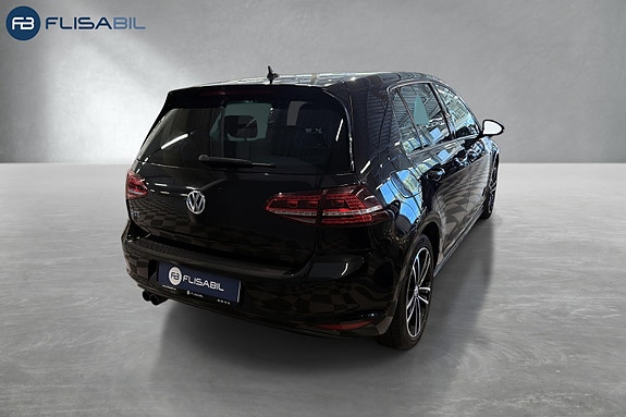 Volkswagen Golf VII 7 of 30