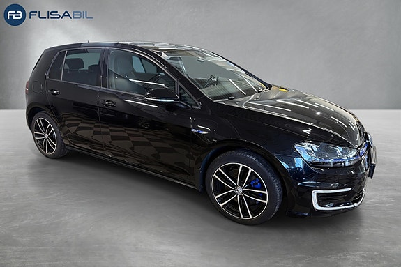 Volkswagen Golf VII 10 of 30