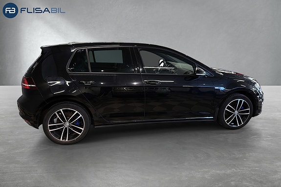 Volkswagen Golf VII 9 of 30