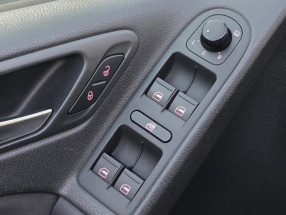 Volkswagen Golf VI 15 of 18