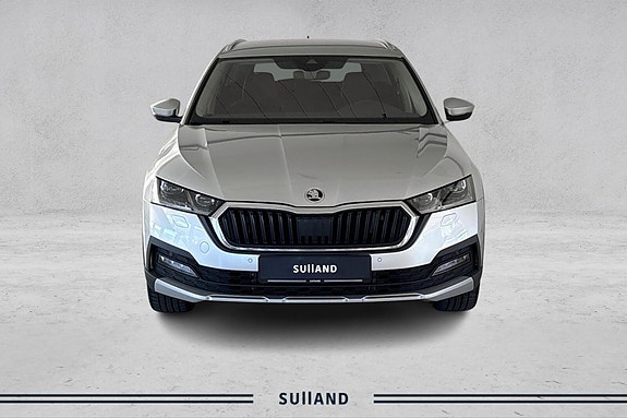 Skoda Octavia Scout 8 of 25