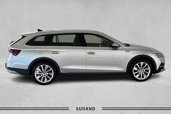 Skoda Octavia Scout 6 of 25
