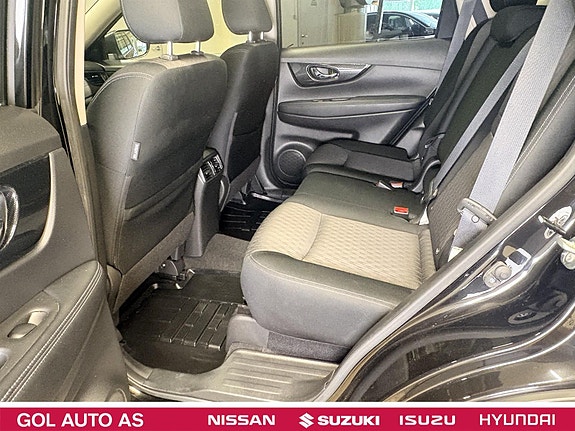 Nissan X-Trail 25 of 30