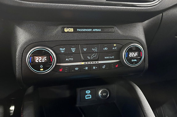 Ford Kuga 25 of 30